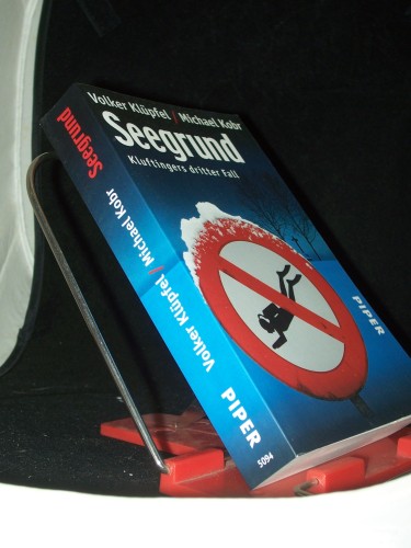 Artikelbild des Artikels “Seegrund : Kluftingers dritter Fall / Volker Klüpfel ; Michael Kobr “