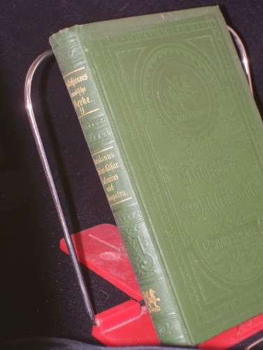 Artikelbild des Artikels “Band 9, Shakespeares sämtliche dramatische Werke, Tragödien II
(Römische Tragödien), , nach der Übersetzung von August Wilhelm
Schlegel, Philipp Kaufmann und Voß “