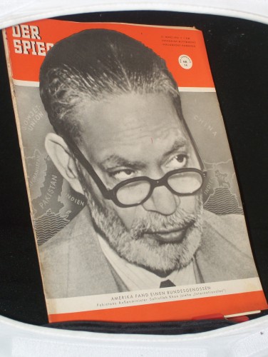 Artikelbild des Artikels “14/1954, AMERIKA FAND EINEN BUNDESGENOSSEN; PAKISTANS AUSSENMINISTER SAFRULLAH KHAN “