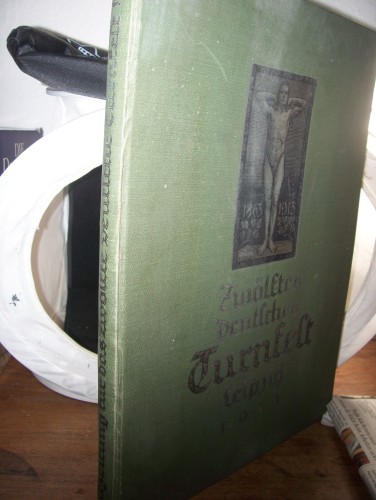 Artikelbild des Artikels “Festzeitung für das zwölfte deutsche Turnfest Leipzig v. 12.-15.
Juli 1913 “