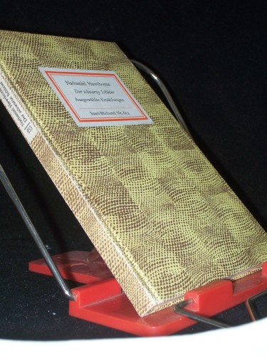 Artikelbild des Artikels “Der schwarze Schleier : ausgew. Erzählungen / Nathaniel Hawthorne.
Mit 5 Holzschnitten von Ellen Willnow. Übertr. aus d. Amerikan. von
Lore Krüger. Ausw. u. Nachbemerkung von Heinz Förster “