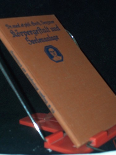 Artikelbild des Artikels “Körpergestalt und Seelenanlage : Ein Überblick über d. biol.
Verwandtschaft zwischen Körperform u. Wesenskern des Menschen /
Gerhard Venzmer “