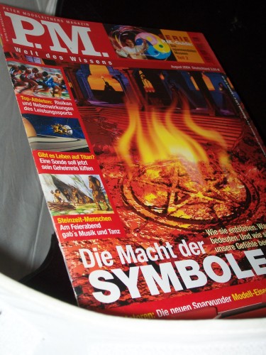 Artikelbild des Artikels “8/2004, Die Macht der Symbole “
