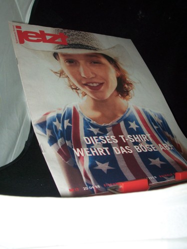 Artikelbild des Artikels “Nr.17/1998, Dieses T-Shirt wehrt das Böse ab “