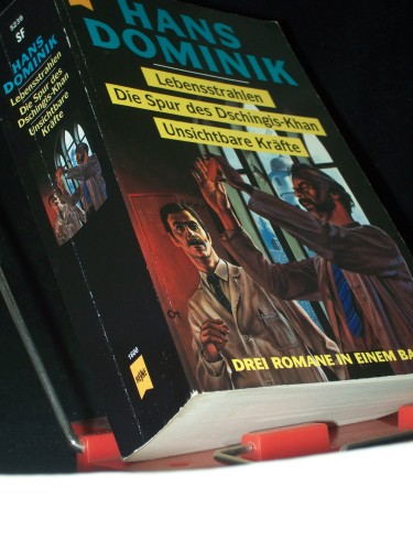 Artikelbild des Artikels “Lebensstrahlen : drei Science-Fiction-Romane in einem Band / Hans
Dominik. Hrsg. von Wolfgang Jeschke “