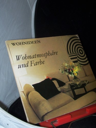 Artikelbild des Artikels “Wohnatmosphäre und Farbe / Lothar Gericke ; Andreas Gericke “