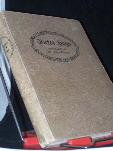 Artikelbild des Artikels “In Auswahl. Mit Einleitung herausgegeben von Dr. Albert Sleumer.
Bücher der Weisheit und Schönheit. “