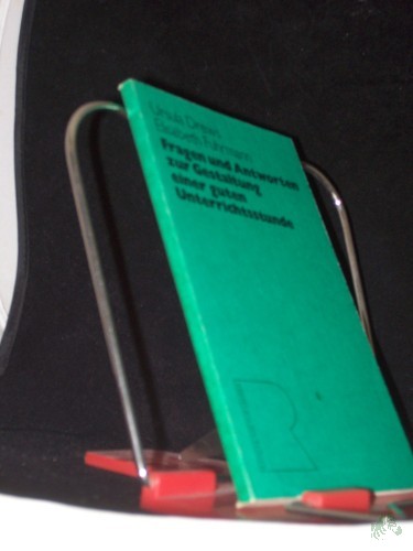 Product image of the product “Fragen und Antworten zur Gestaltung einer guten Unterrichtsstunde / Ursula Drews ; Elisabeth Fuhrmann ”