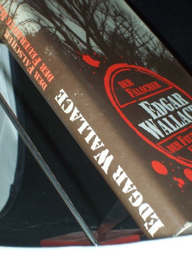 Artikelbild des Artikels “Der Fälscher / [ins Dt. übertr. von Peter Meier] Der feuerrote Kreis
/ [ins Dt. übertr. von Edith Boldt]. 2 Romane. Edgar Wallace “