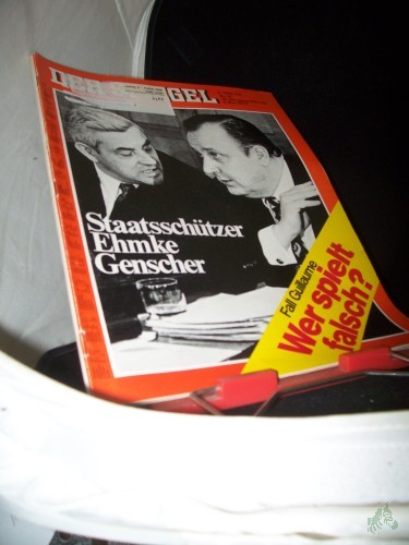 Product image of the product “19/1974, Staatsschützer Ehmke Genscher ”