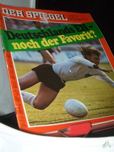 Product image of the product “26/1974, Deutschlands Elf noch der Favorit? ”