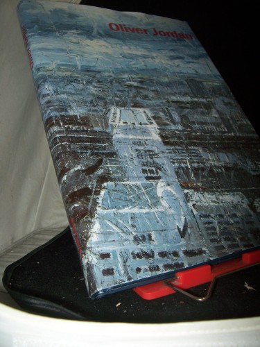 Artikelbild des Artikels “Essen... stadteinwärts / Oliver Jordan. Hrsg. von Ricarda Fox und
Manfred de la Motte. In Kooperation mit dem 