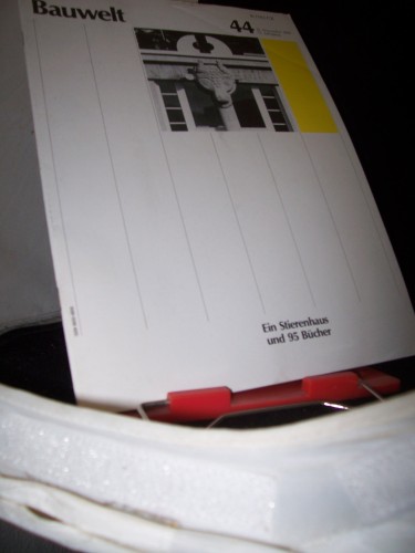 Artikelbild des Artikels “44/1984 Ein Stierenhaus und 95 Bücher “