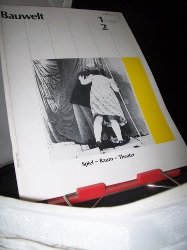 Artikelbild des Artikels “1/2 1985 Spiel Raum Theater “