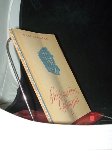 Artikelbild des Artikels “Briefe aus dem Gefängnis / Rosa Luxemburg “