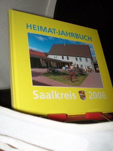 Artikelbild des Artikels “Heimat-Jahrbuch Saalkreis 2006. Band 12. In Zusammenarbeit mit dem
Museum Petersberg. “