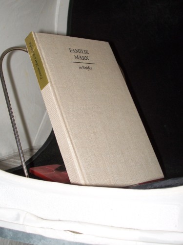 Artikelbild des Artikels “Familie Marx in Briefen / [Zusammengest. u. eingel. von Manfred
Müller] “