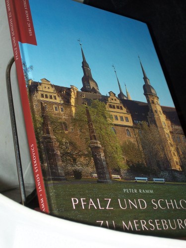 Artikelbild des Artikels “Pfalz und Schloss zu Merseburg / Peter Ramm. Mit Fotogr. von Janos Stekovics “