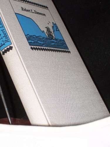 Artikelbild des Artikels “Entführt : Die Abenteuer d. David Balfour / Robert Louis Stevenson. [Ins Dt. übertr. u. mit e. Nachw. vers. v. Ruth Gerull-Kardas. Ill. Werner Klemke] “