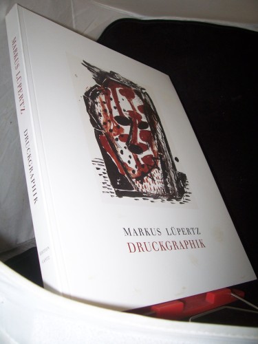 Artikelbild des Artikels “Markus Lüpertz, Druckgraphik : Werkverzeichnis 1960 - 1990 / [Katalog
James Hofmaier. Übers. aus dem Amerikan. Rainer Biallas und James
Hofmaier] “