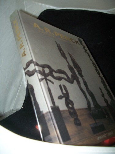 Artikelbild des Artikels “A. R. Penck : Erinnerung, Modell, Denkmal / [Hrsg.: Städtische Museen
Heilbronn]. Mit Textbeitr. von Dieter Brunner... [Übers. aus dem
Amerikan. Norbert Messler...] “