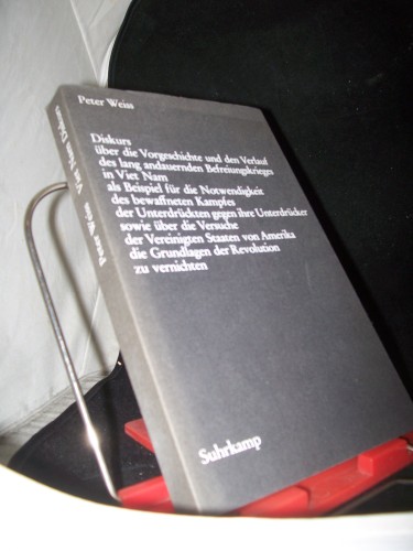 Artikelbild des Artikels “Diskurs über die Vorgeschichte und den Verlauf des lang andauernden
Befreiungskrieges in Viet Nam als Beispiel für die Notwendigkeit des
bewaffneten Kampfes der Unterdrückten gegen ihre Unterdrücker sowie
über die Versuche der Vereinigten S “