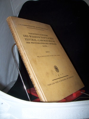 Artikelbild des Artikels “Veröffentlichungen des wissenschaftlichen Zentral-Laboratoriums der photographischen Abteilung - AGFA -. Band I “