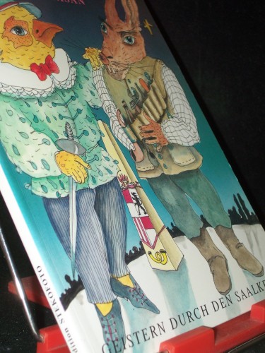 Artikelbild des Artikels “Baron Hackentrick und gantz Edler Flick von Fasan geistern durch den Saalkreis / [Hrsg.: Janos Stekovics. Text: Wilhelm Bartsch. Ill.: Susanne Berner] “