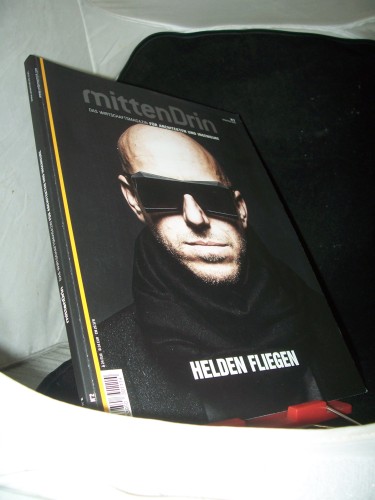 Artikelbild des Artikels “No 2. Winter 2015, Helden fliegen “