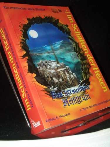 Artikelbild des Artikels “Das versunkene Heiligtum: ein mystischer Harzthriller / Kathrin R.
Hotowetz “