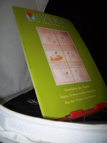 Artikelbild des Artikels “33/2004, Geschichte der Yogaübungen – Āsana – Teil 1 Serie
Āsana – ūrdhva mukhaśvānāsana Aus der Praxis – Die Schulter “