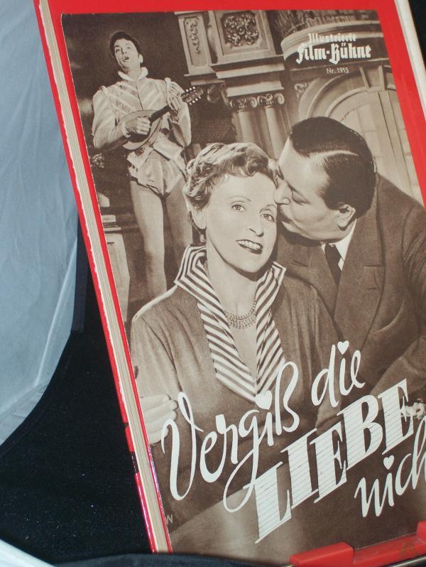 Product image 1 of the product “Nr. 1915, Vergiß die Liebe nicht ”