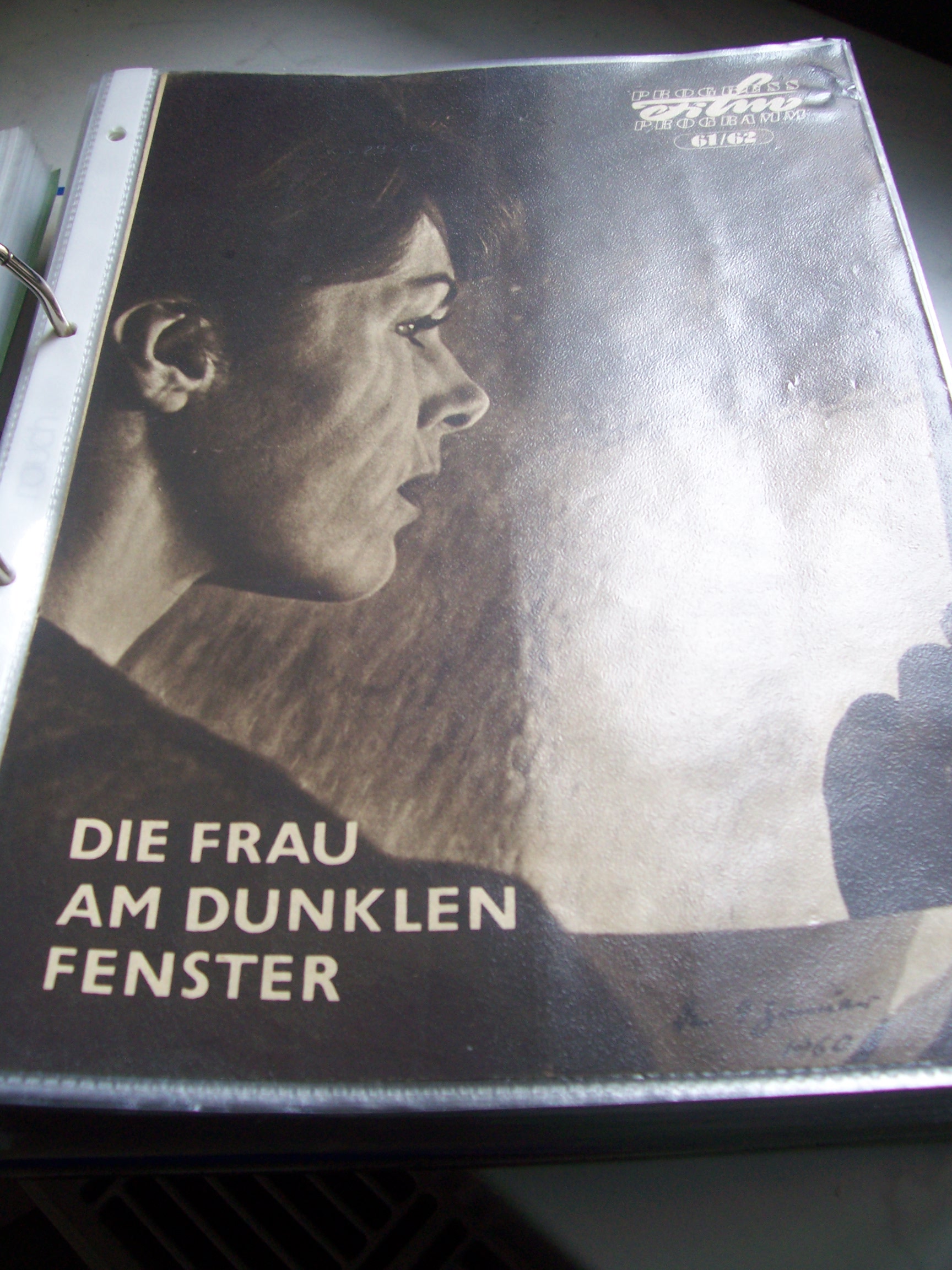 Artikelbild 1 des Artikels “Nr. 61/62 Die Frau am dunklen Fenster “