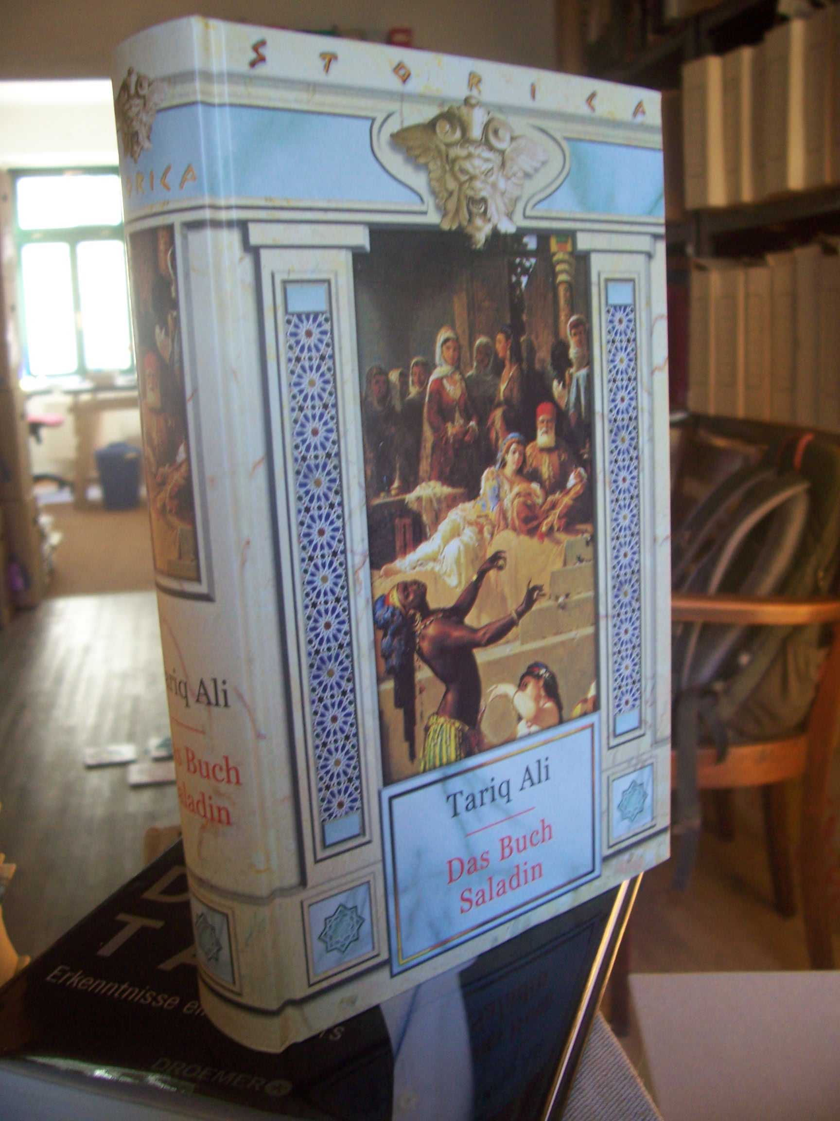 Artikelbild 1 des Artikels “Das Buch Saladin : Roman / Tariq Ali. [Übers. aus dem Engl. von Petra Hrabak ...] “