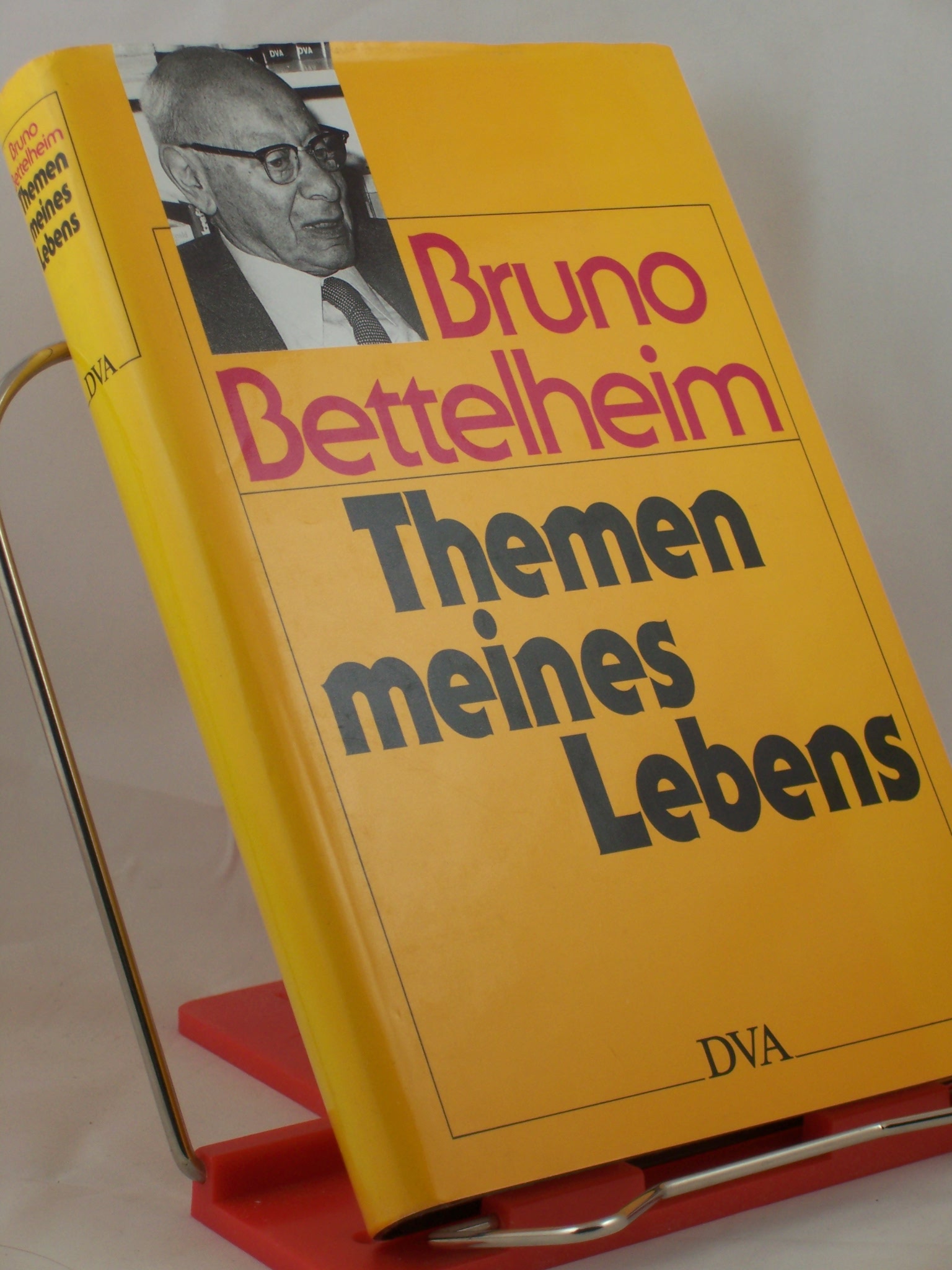 Artikelbild 1 des Artikels “Themen meines Lebens : Essays über Psychoanalyse, Kindererziehung und das jüdische Schicksal / Bruno Bettelheim. Aus dem Amerikan. übertr. von Rüdiger Hipp und Otto P. Wilck “