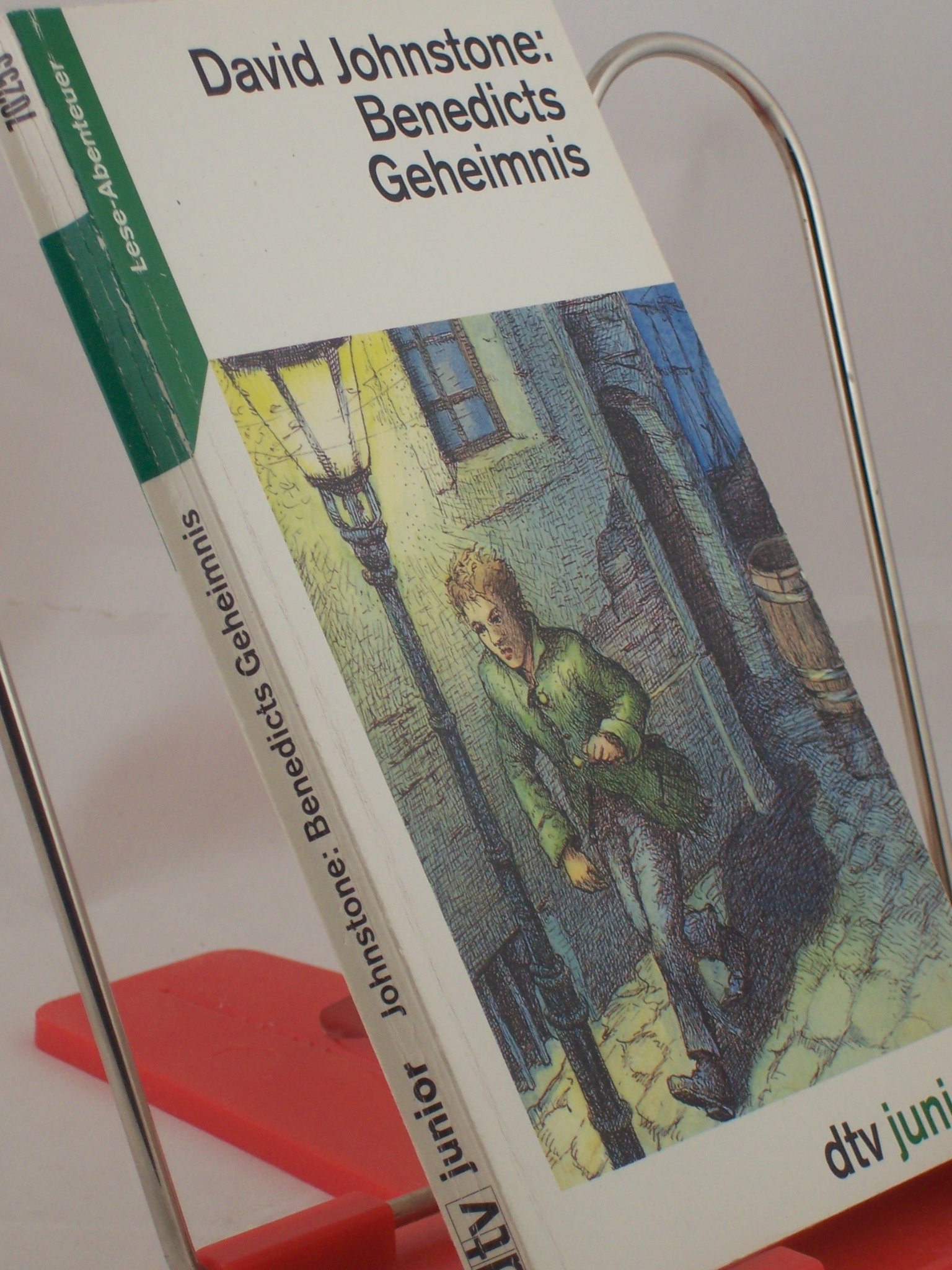 Artikelbild 1 des Artikels “Benedicts Geheimnis / David Johnstone. Aus dem Engl. von Christa Laufs “