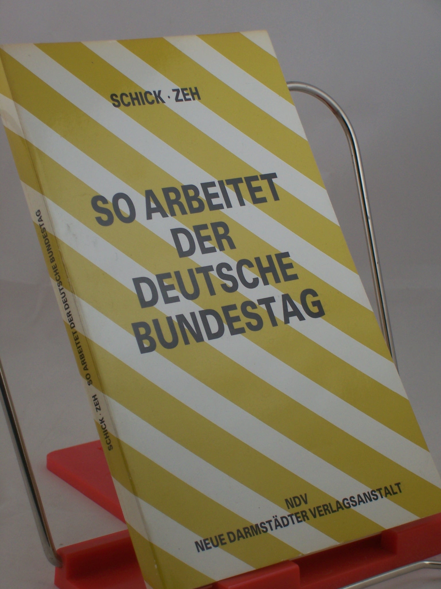 Artikelbild 1 des Artikels “So arbeitet der Deutsche Bundestag. Organisation und Arbeitsweise. Die Gesetzgebung des Bundes “