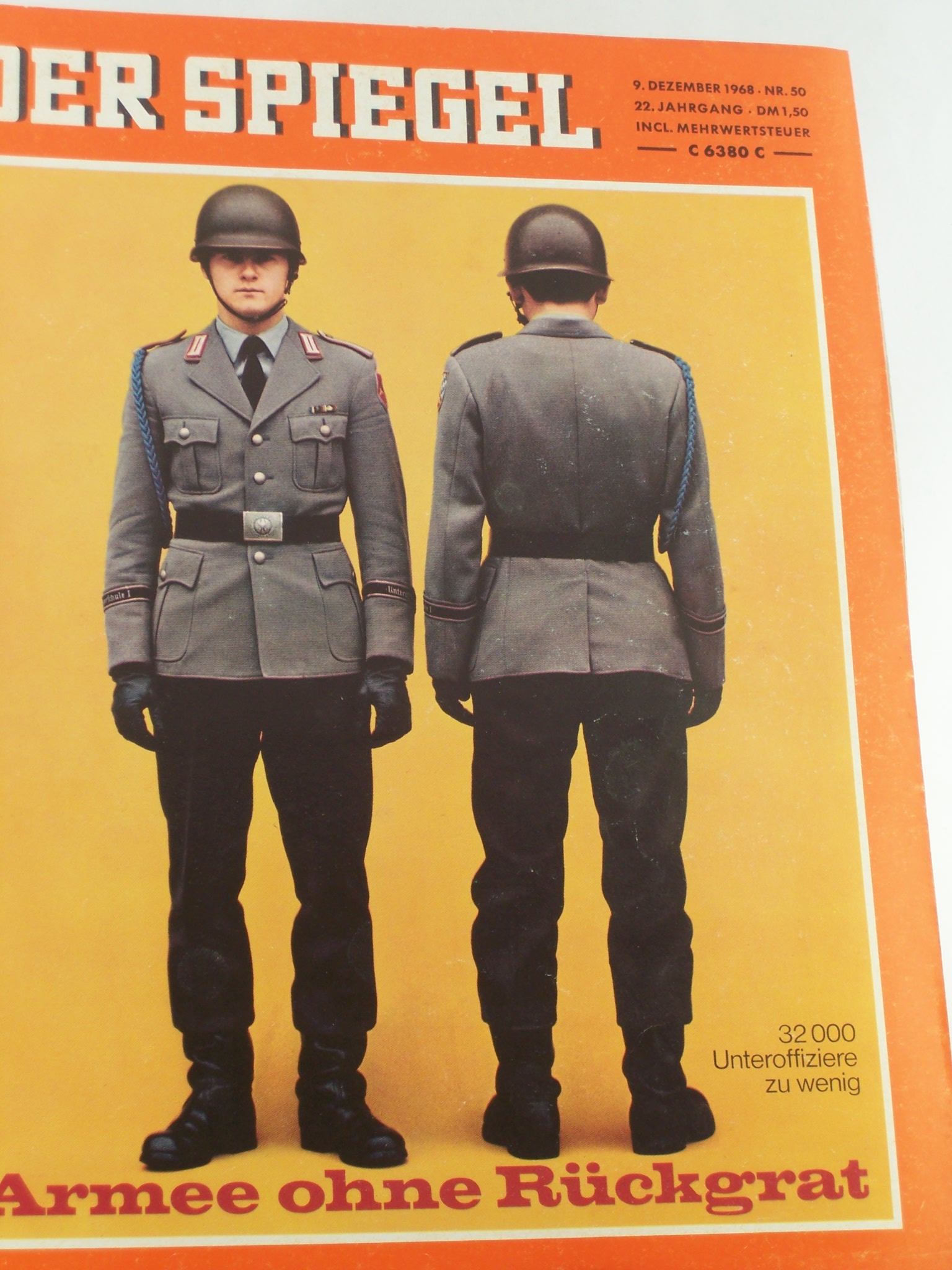 Artikelbild 1 des Artikels “50/1968, Armee ohne Rückgrat “