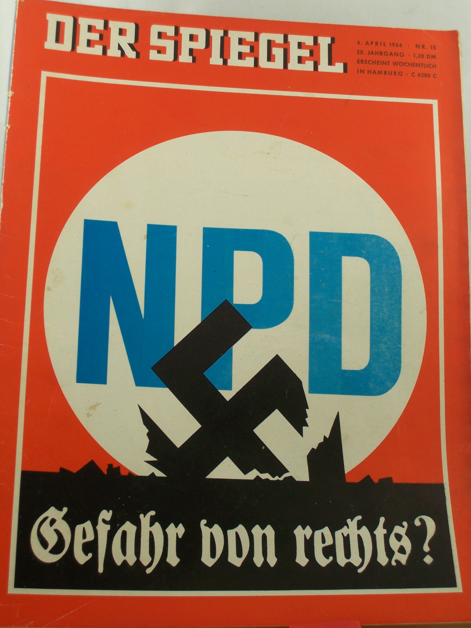 Artikelbild 1 des Artikels “15/1966, NPD Gefahr von rechts? “