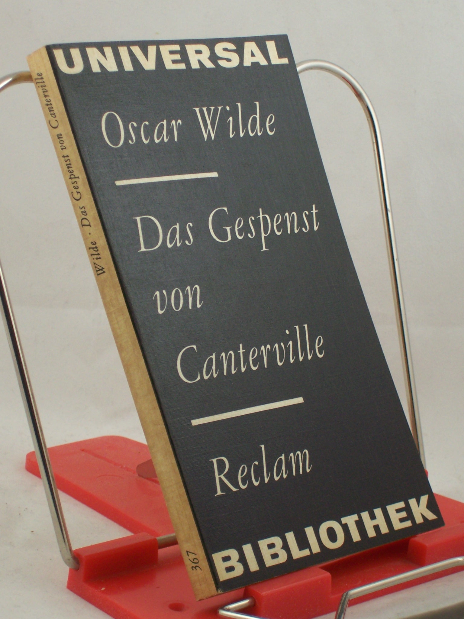 Artikelbild 1 des Artikels “Das Gespenst von Canterville : Erzählungen u. Märchen / Oscar Wilde.
Aus d. Engl. übers. von Franz Blei... Nachw. von Horst Höhne. Mit 24
Zeichn. von Inge Brux “