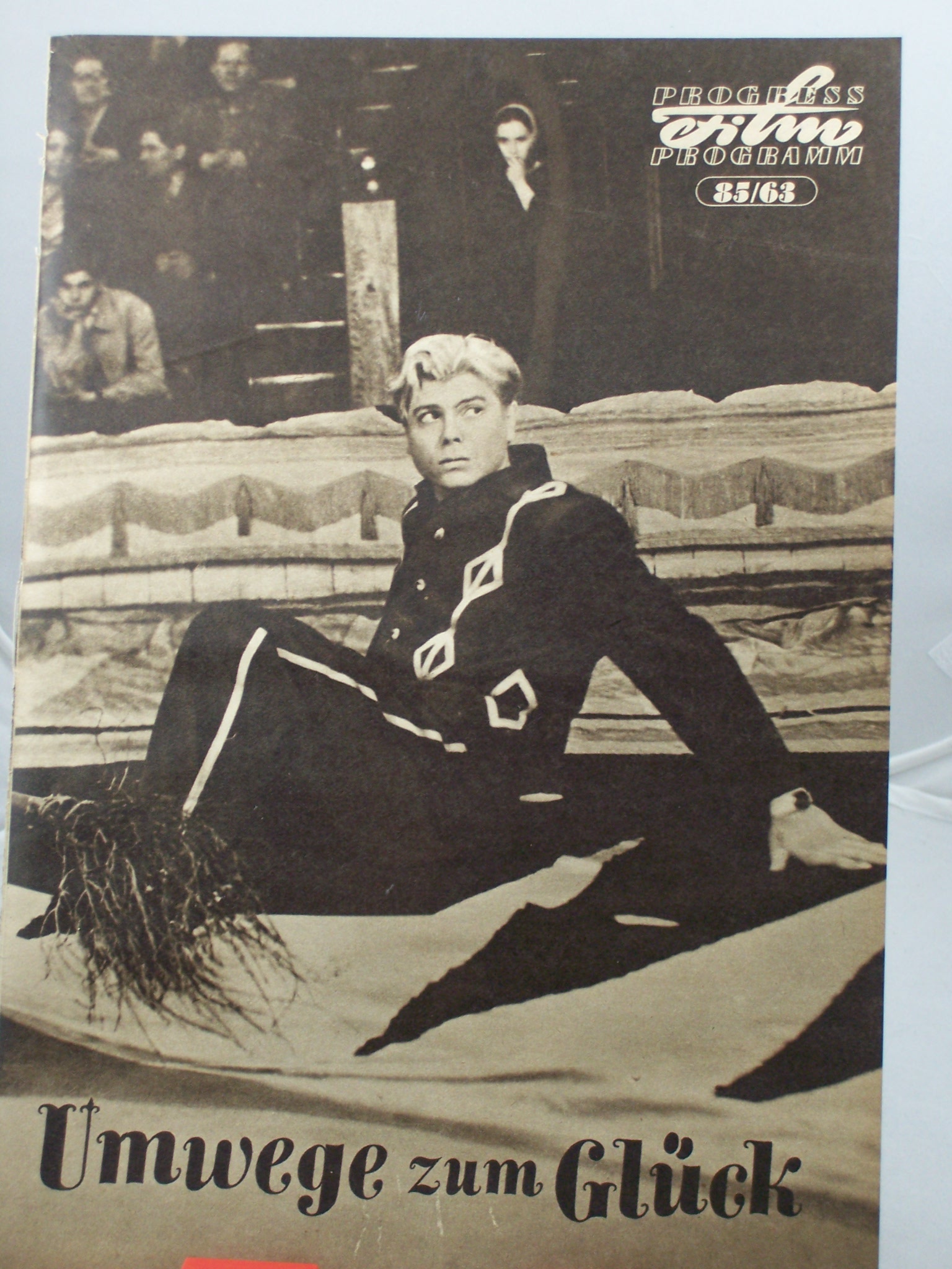 Artikelbild 1 des Artikels “85/63; Umwege zum Glück “