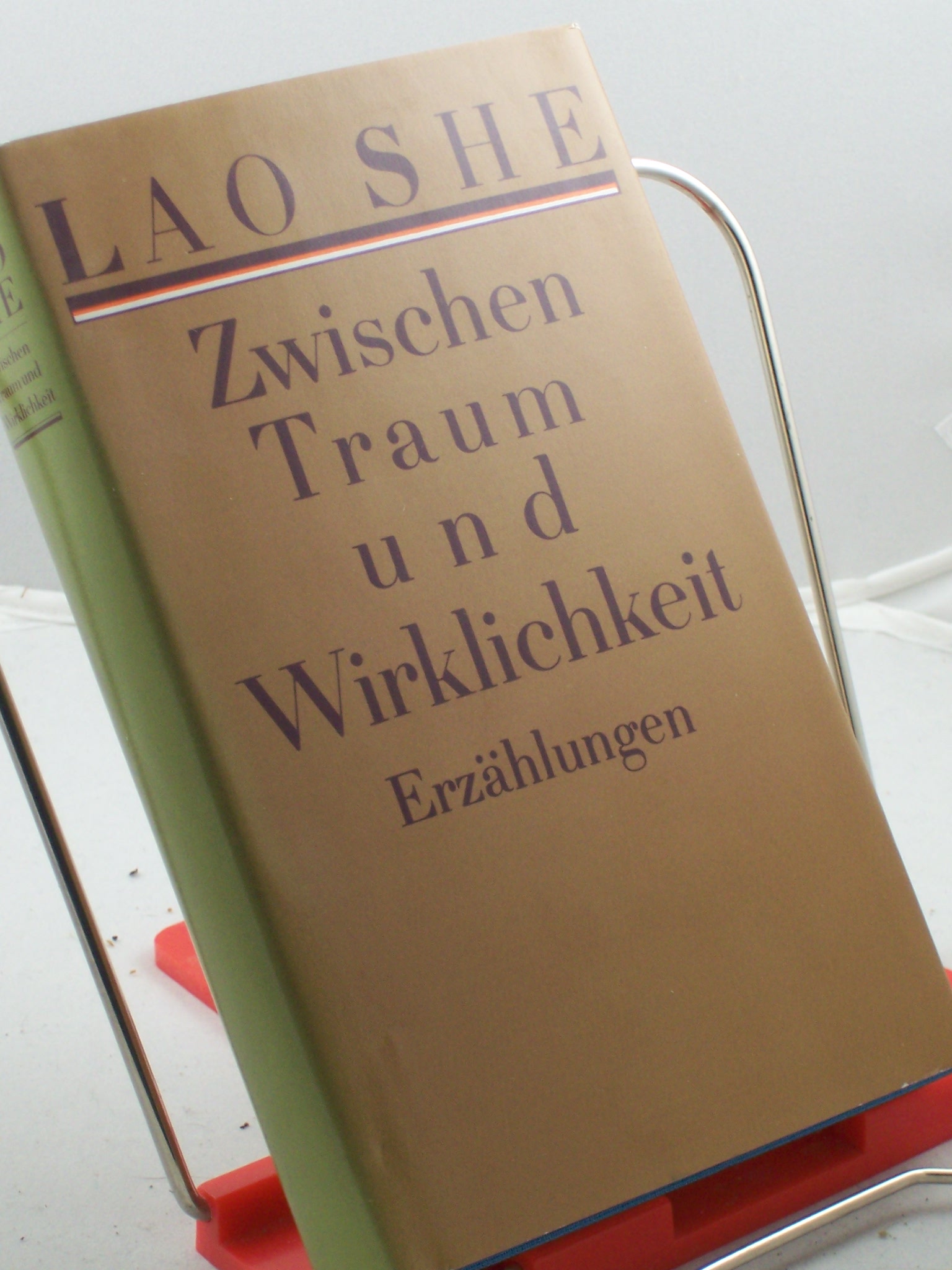Artikelbild 1 des Artikels “Zwischen Traum und Wirklichkeit : Erzählungen / Lao She. Hrsg. von
Volker Klöpsch. Aus dem Chines. von Günter Bittner... “