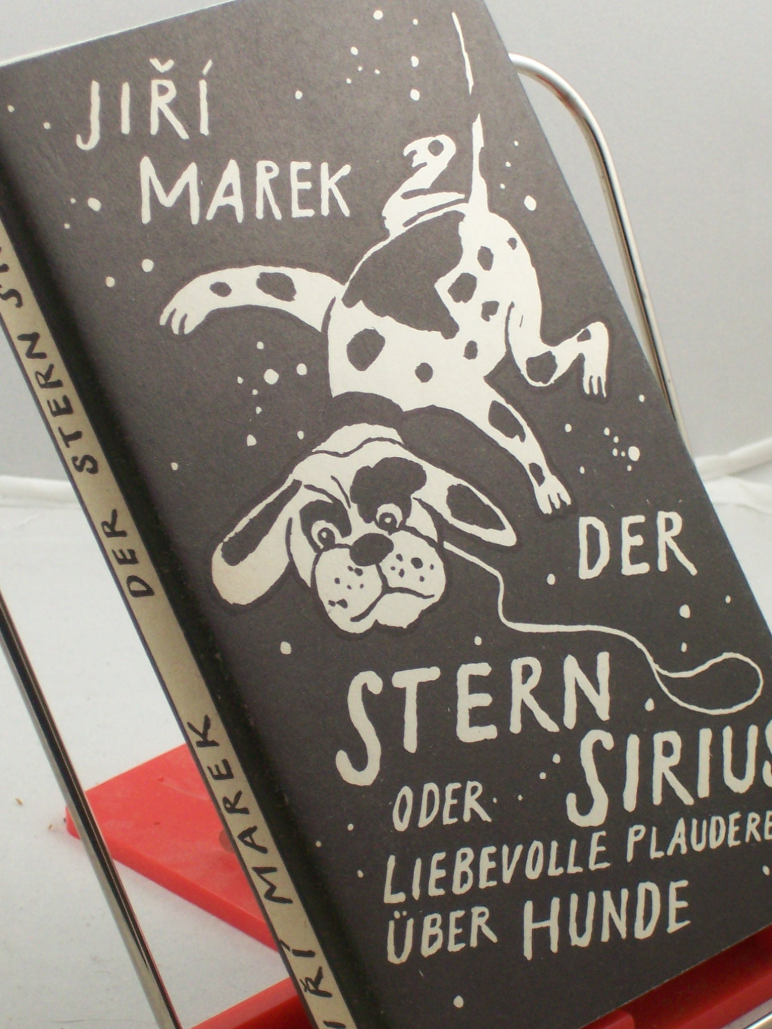 Artikelbild 1 des Artikels “Der Stern Sirius oder liebevolle Plaudereien über Hunde / Jiri Marek. Aus d. Tschech. von Gustav Just. Mit Illustrationen von Volker Pfüller “