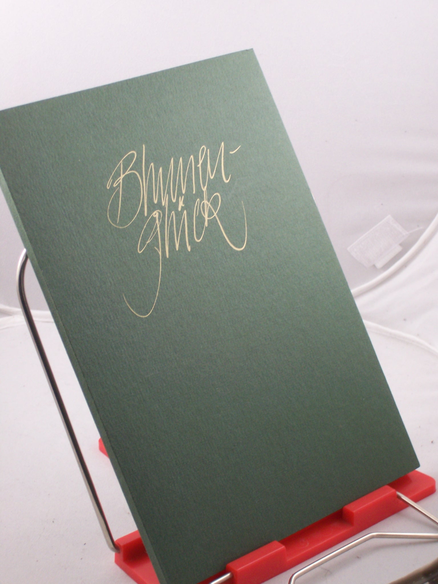 Artikelbild 1 des Artikels “Blumenglück : e. Jahresgabe von Typosatz Bauer Fellbach Weihnachten 1982 / Otto Heuschele “