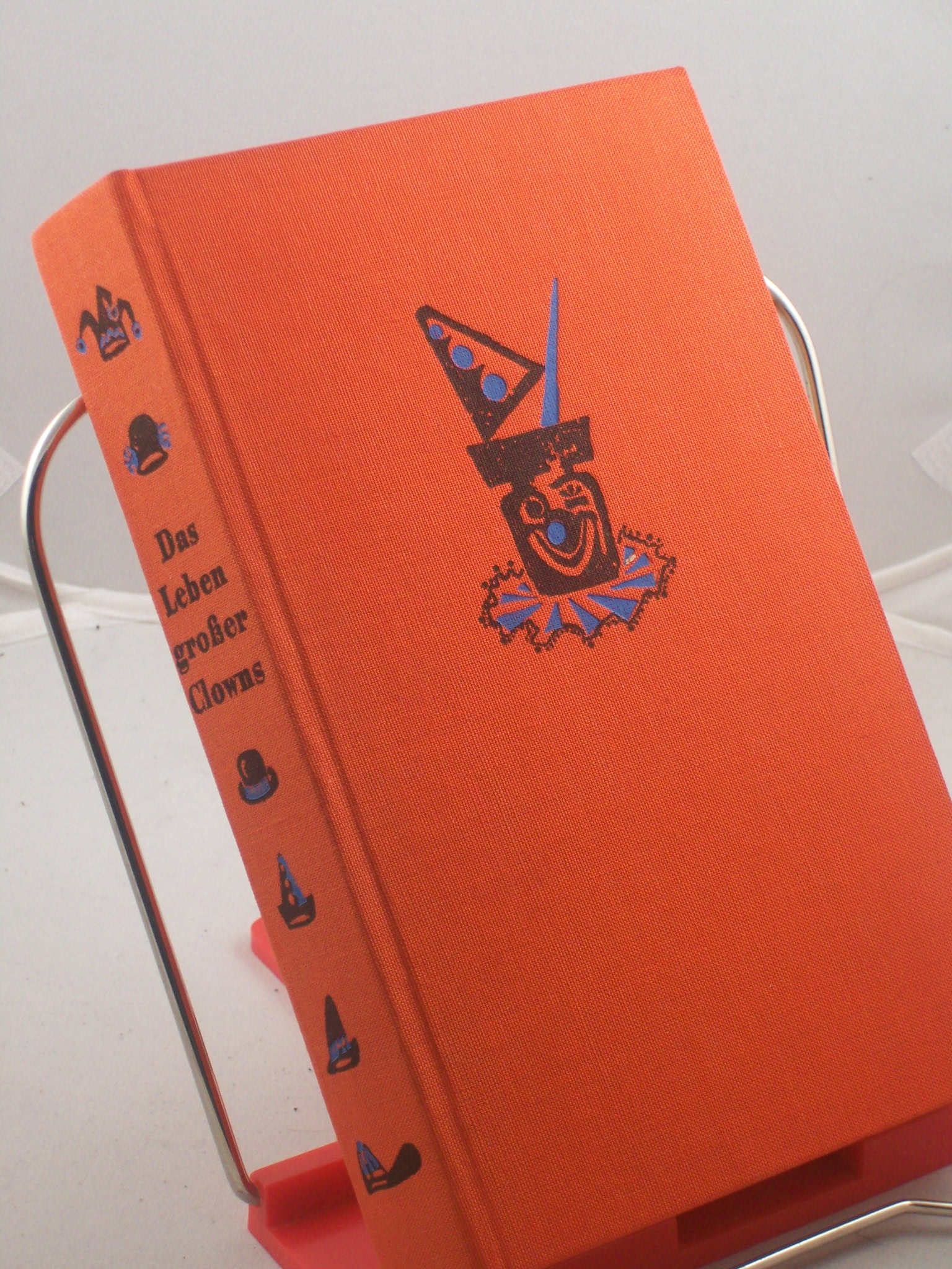 Artikelbild 1 des Artikels “Das Leben großer Clowns, von ihnen selbst erzählt : Aufzeichngn u.
Erinnergn v. 6 Spaßmachern d. Manege / Hrsg. v. Helga Bemmann. [Ill.:
Fred Westphal] “