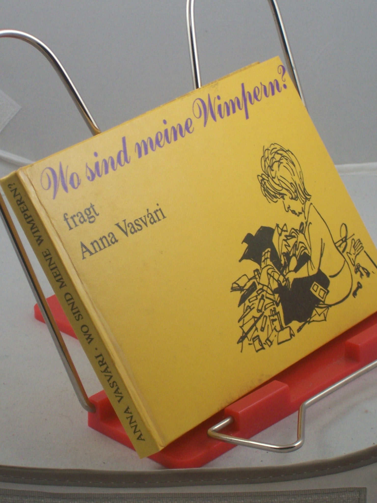 Artikelbild 1 des Artikels “Wo sind meine Wimpern? / fragt Anna Vasvari “