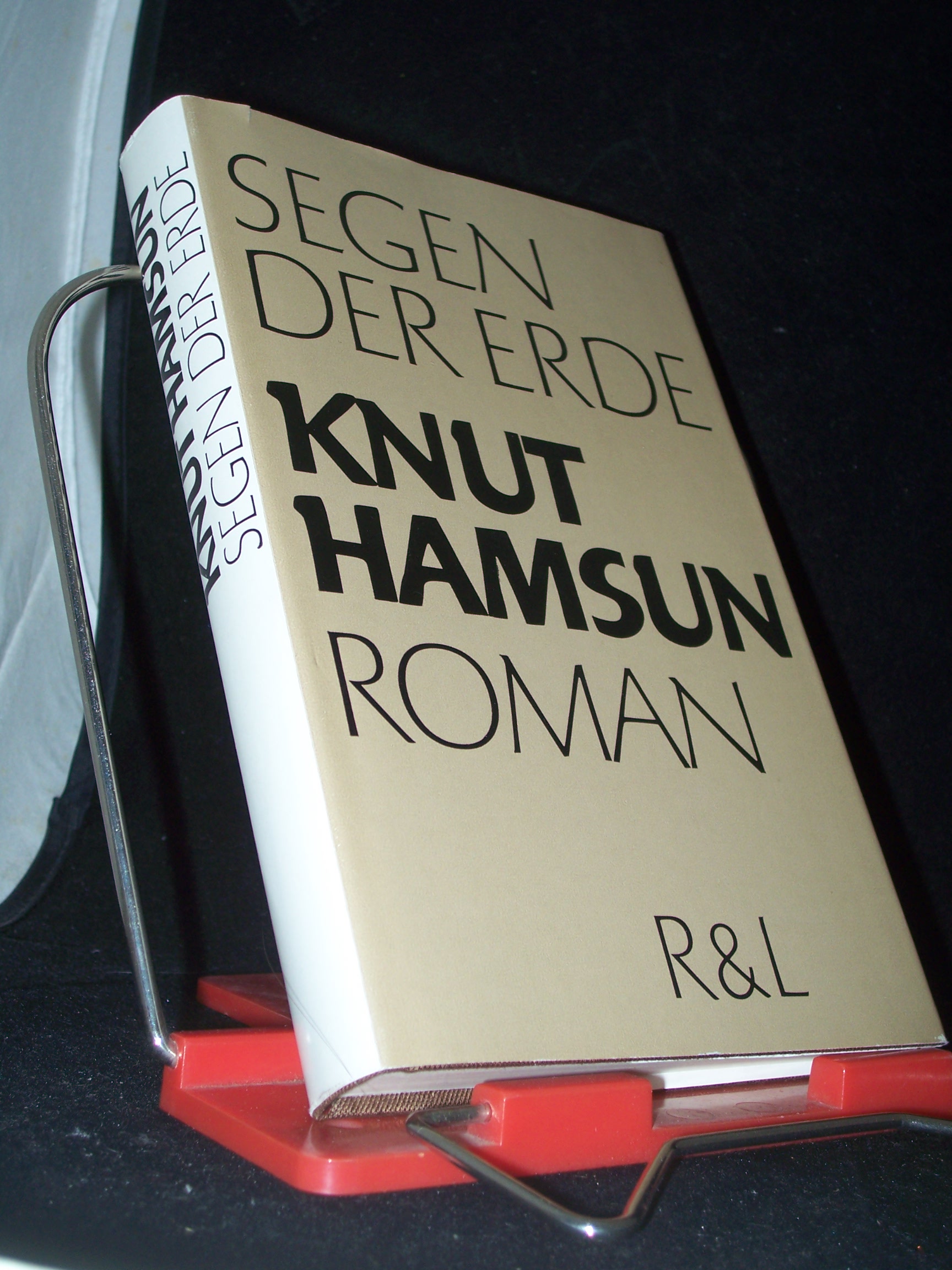 Artikelbild 1 des Artikels “Segen der Erde : Roman / Knut Hamsun. Aus d. Norweg. übers. von J.
Sandmeier u. Seiten Angermann. Mit e. Nachw. von Horst Bien “