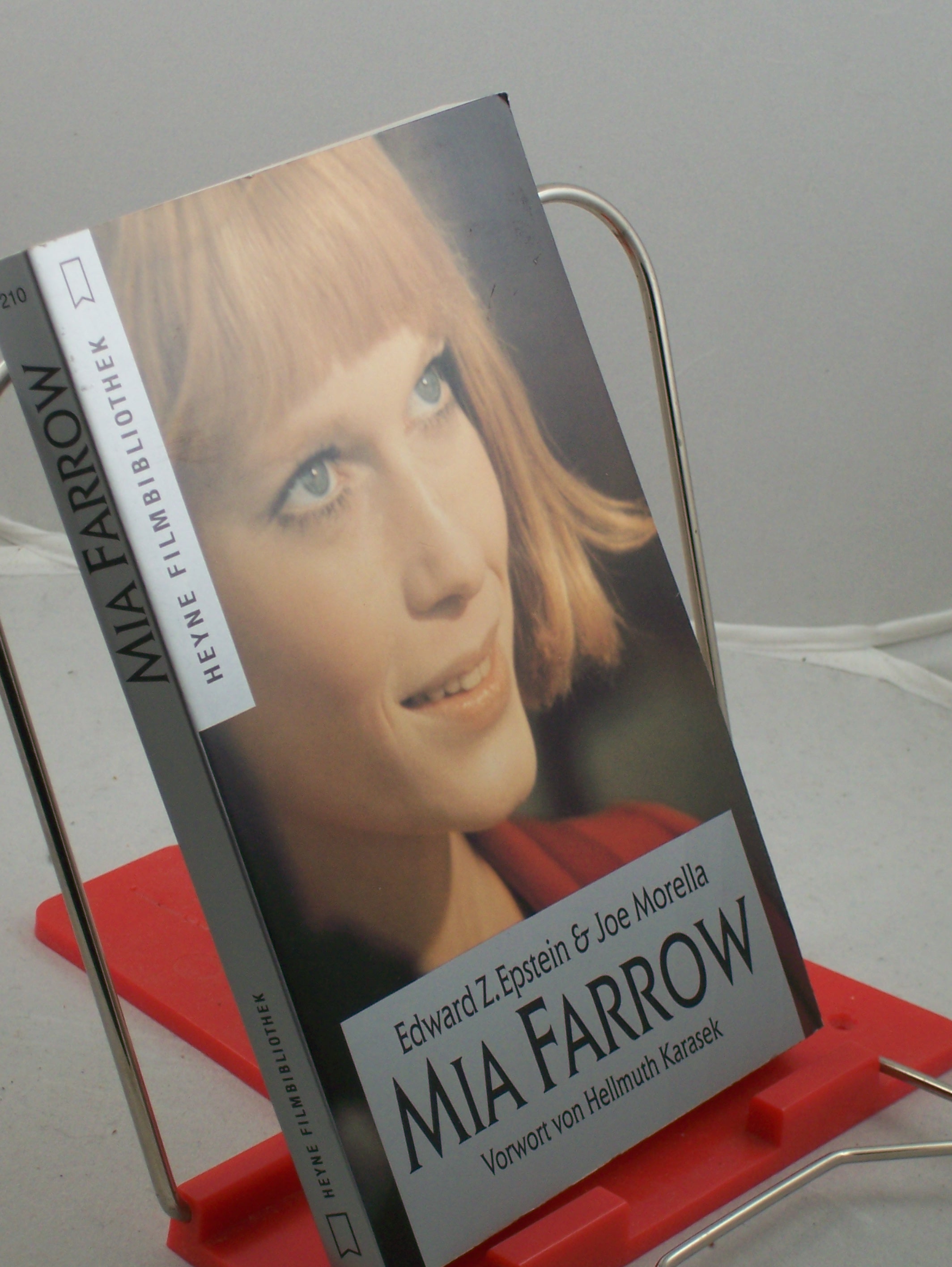 Artikelbild 1 des Artikels “Mia Farrow / Edward Z. Epstein ; Joe Morella. Vorw. von Hellmuth
Karasek. Aus dem Amerikan. von Heide Sommer und Oivin Ziemer “