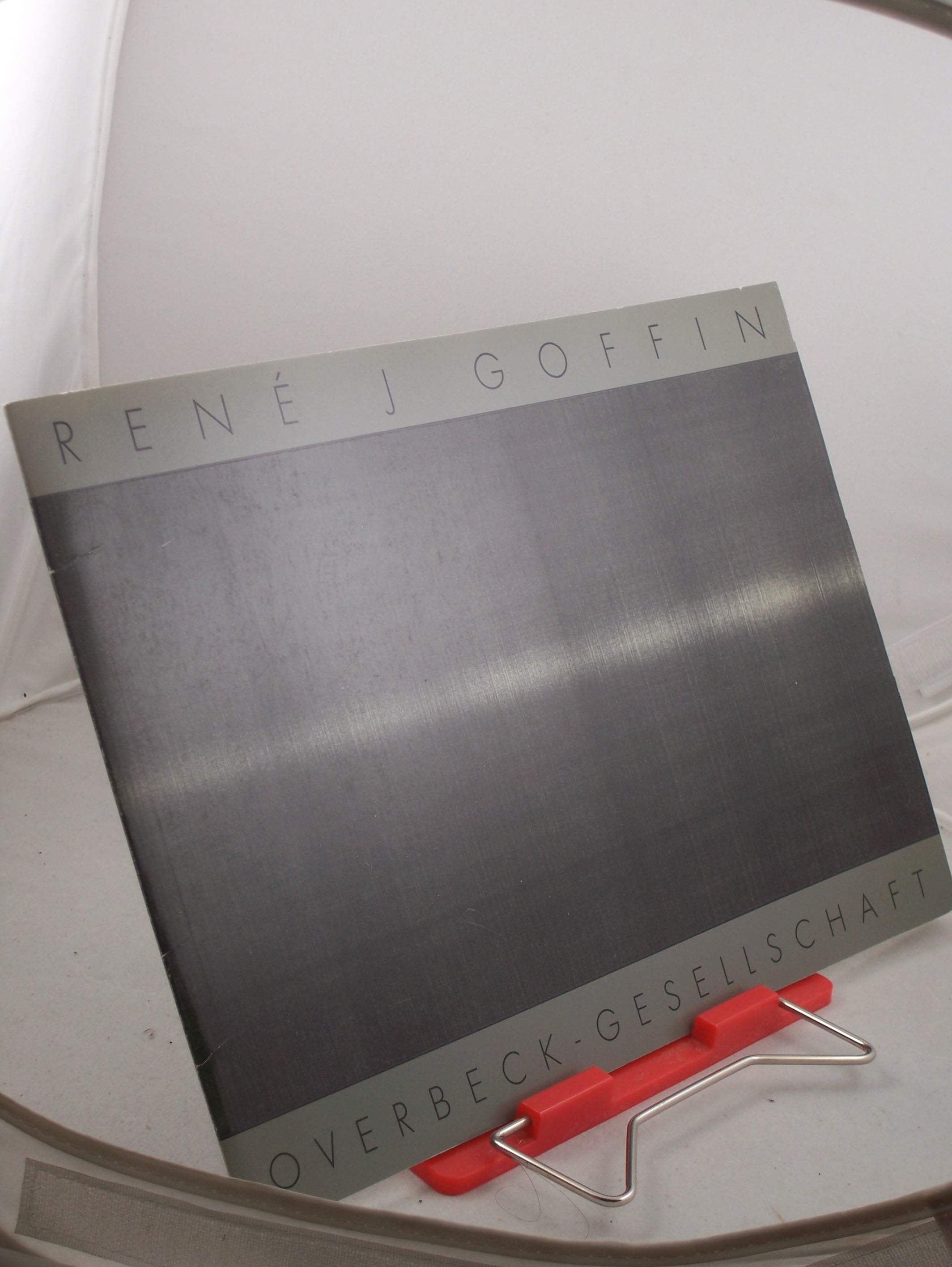 Artikelbild 1 des Artikels “Rene J. Goffin : operative Malerei ; eine Fotodokumentation der
Ausstellung in der Overbeck-Gesellschaft “