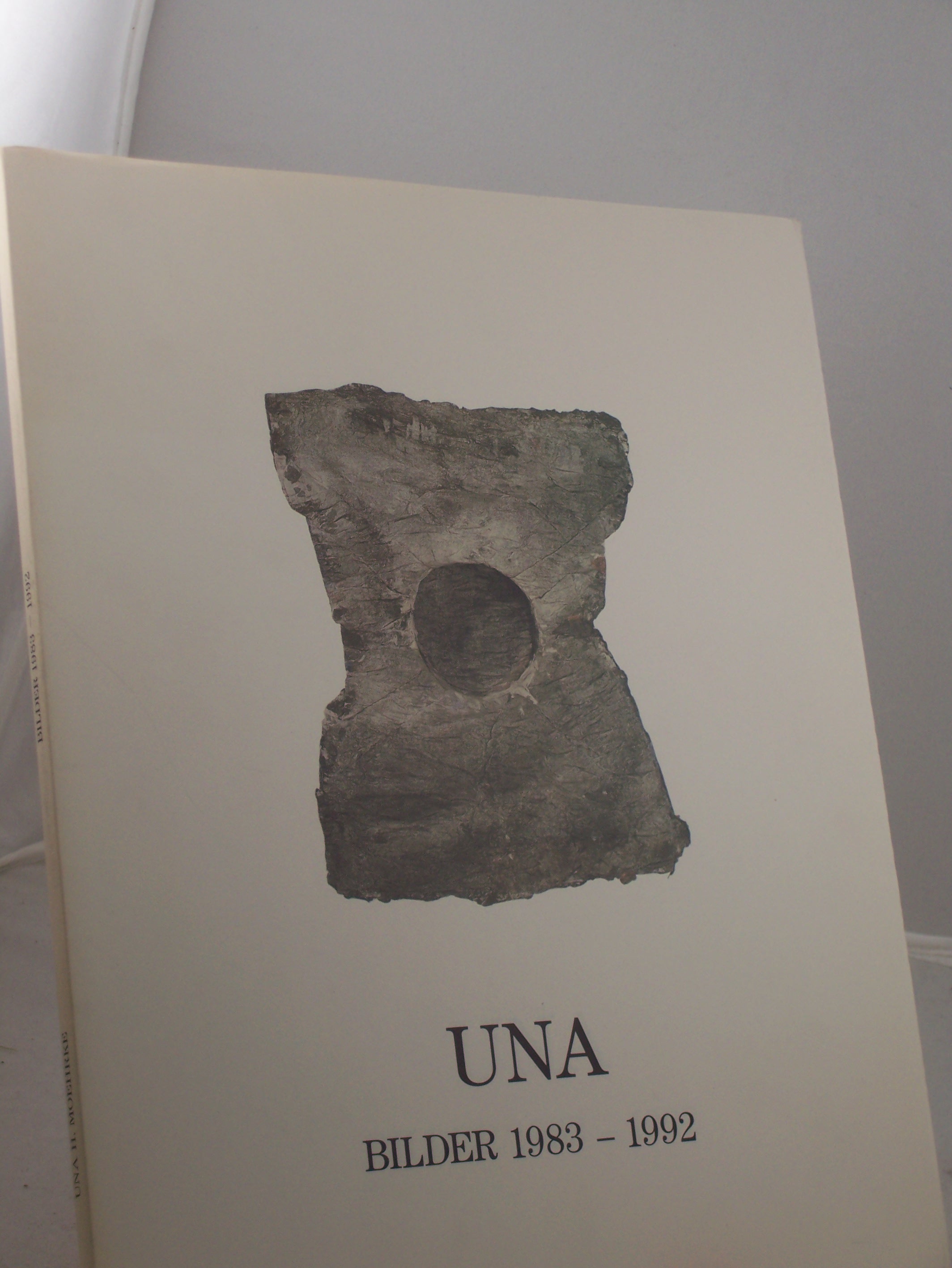 Artikelbild 1 des Artikels “Una H. Moehrke : Bilder 1983 - 1992, Künstlerhaus Lauenburg,
22.5.1992 - 31.5.1992, Stadtgalerie im Sophienhof Kiel, 19.6.1992 -
16.8.1992, Galerie am Friedrichsplatz Mannheim, 26.6.1992 - 1.8.1992 /
Katalogestaltung: Una H. Moehrke “